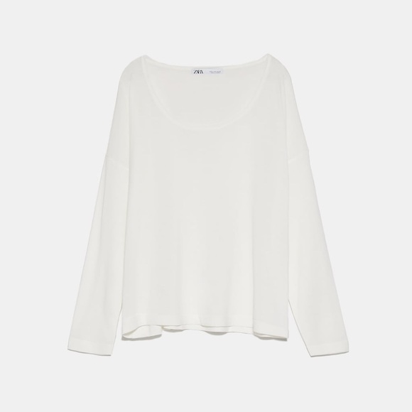 Zara Tops - OVERSIZED KNIT SWEATER

Box #79